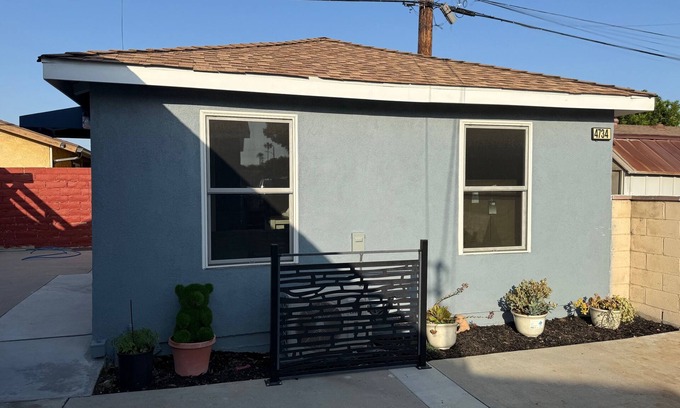 El Monte House | Charming 1-bedroom house with WiFi and AC in El Monte