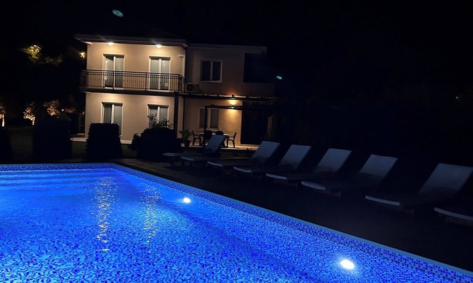 Herceg Novi House | Charming 1-bedroom villa in enchanting Herceg Novi with AC, WiFi