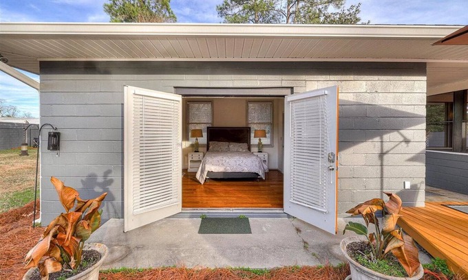 Waynesboro Apartment | Charming 1-bedroom studio in Waynesboro with WiFi, AC & Pool!