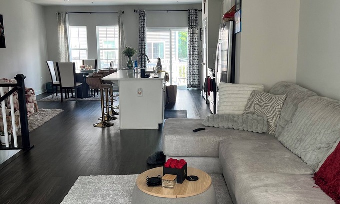 Landover House | Charming 1-bedroom house in marvelous Hyattsville with AC, WiFi