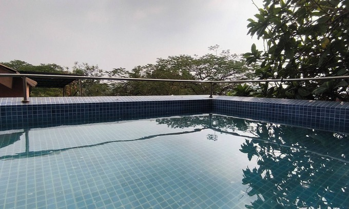 Aarey Colony Villa | Charming 1-bedroom villa with AC, WiFi in marvelous Mumbai with Swimming pool