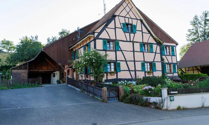 Ueberstrass Cottage | Charming 17th-Century Cottage: Modern Comforts, Near Switzerland/Germany, Scenic Surroundings