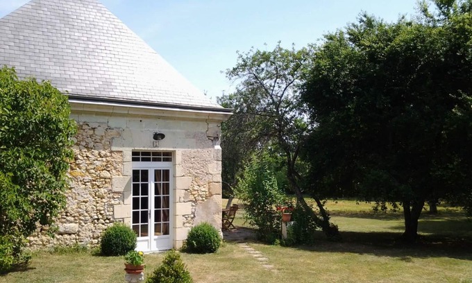 Cheille Cottage | Charming 18th-Century Home with Garden, Near Azay-le-Rideau, Family-Friendly, WiFi, Historic Hamlet