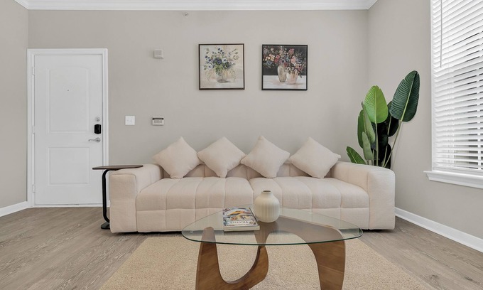 Egypt Apartment | Charming 1BD in Magnolia - pool, gym & steps from shops!