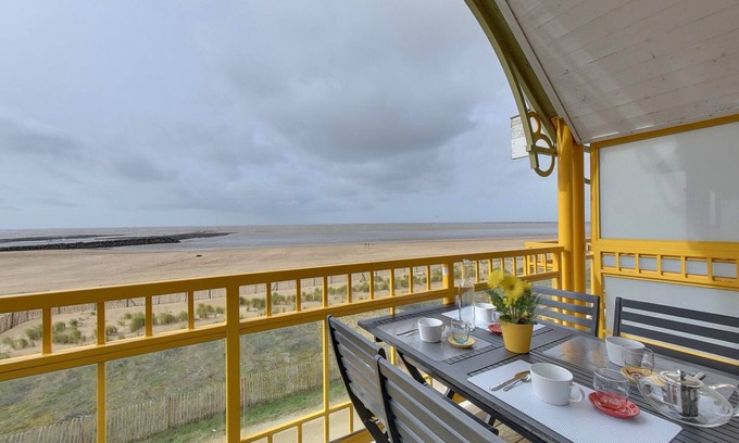 Port District Apartment | Charming 2-bedroom with parking and balcony 900m from center - Châtelaillon-Plage