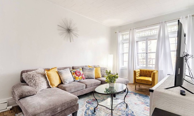 East Avenue Apartment | Charming 2-bdrm apt on lovely Park Ave. long-term option available