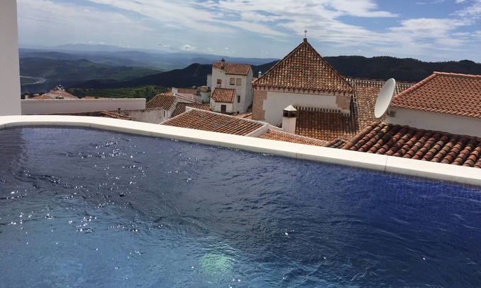 Gaucin House | Charming 2 bed 2 bath house with stunning views and plunge pool (10x8x5)
