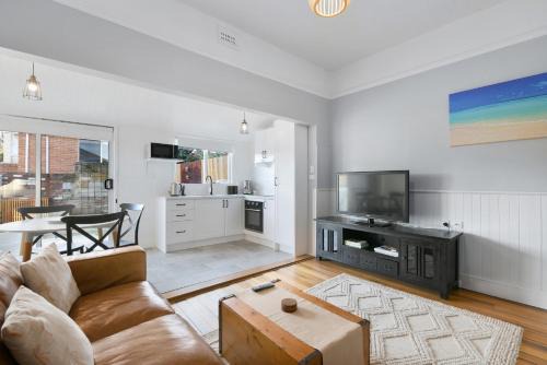 North Hobart House | Charming 2-Bed House in North Hobart