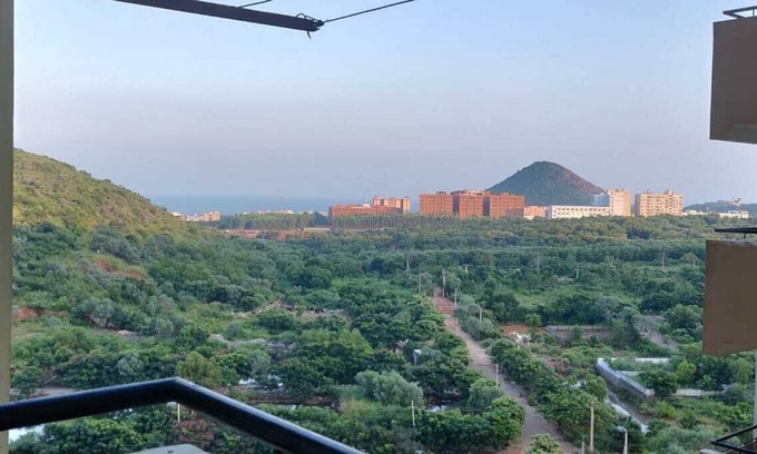 Visakhapatnam Apartment | Charming 2-bedroom apartment with AC, WiFi in amazing Visakhapatnam