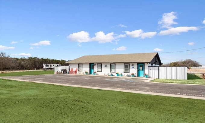 Copperas Cove House | Charming 2-bedroom 1-bath duplex at Joy RV Resort in Copperas Cove, Texas