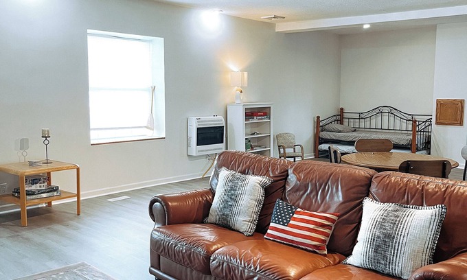Lawrenceville Apartment | Charming 2-bedroom apartment with WiFi, AC in Pleasant Lawrenceville