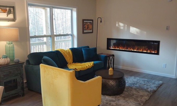 Jay House | Charming 2-bedroom, 2.5 bathroom house with fireplaces in tranquil Jay with WiFi