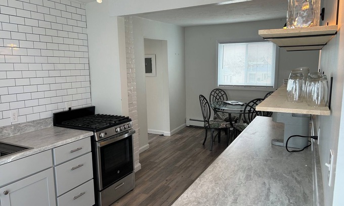 Ocean Bluff-Brant Rock Apartment | Charming 2-bedroom apartment in wonderful Marshfield Across from the Ocean