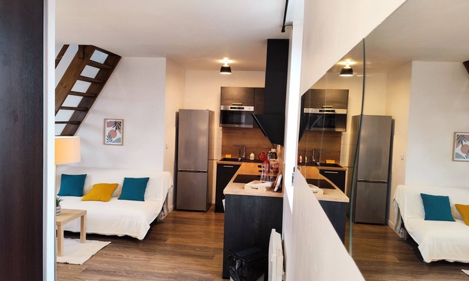 Margny-les-Compiegne Apartment | Charming 2-bedroom apartment in pleasant Compiègne with WiFi