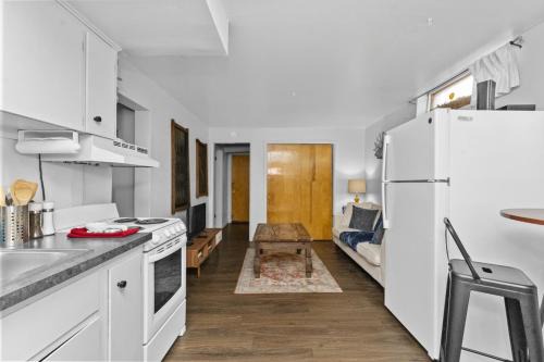 Great Falls Apartment | Charming 2-Bedroom Apartment