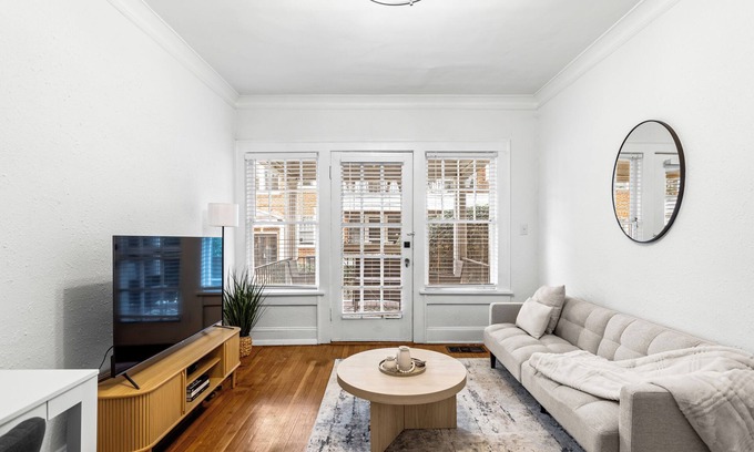 Decatur Apartment | Charming 2-bedroom apartment in dowtown Decatur/20 min from downtown ATL