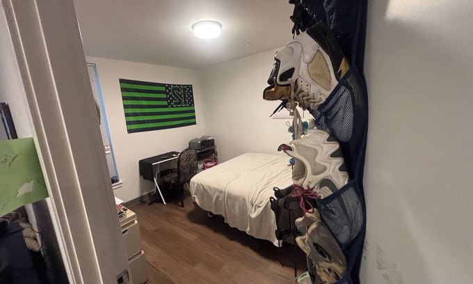 Squire Park Apartment | Charming 2-bedroom apartment in Seattle with WiFi, AC