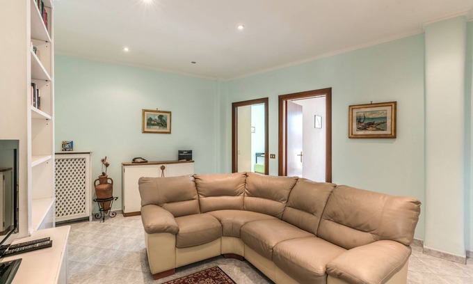 Garbatella Apartment | Charming 2-bedroom apartment with WiFi, AC in amazing Roma