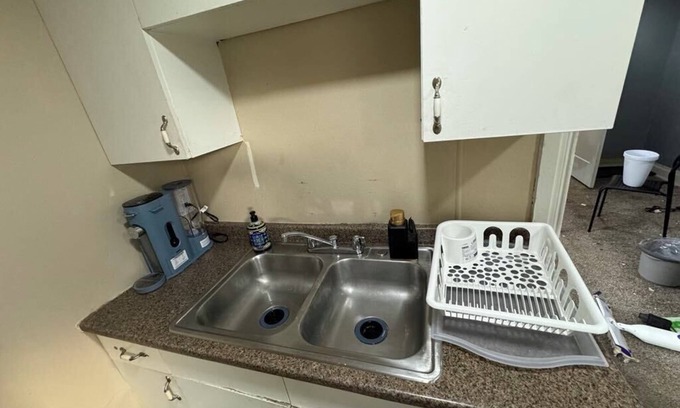 York Apartment | Charming 2-bedroom apartment with AC, WiFi in York