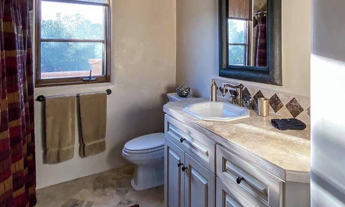 Espanola House | Charming 2-bedroom bungalow with WiFi, AC in beautiful Española