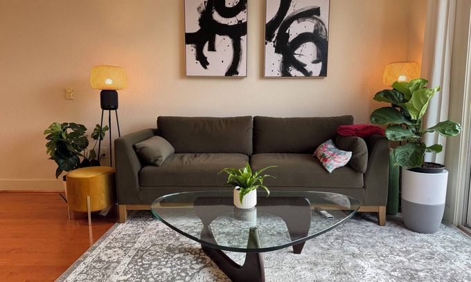 Emeryville Condo | Charming 2-bedroom condo with Golden Gate and Bay Bridge View in Emeryville