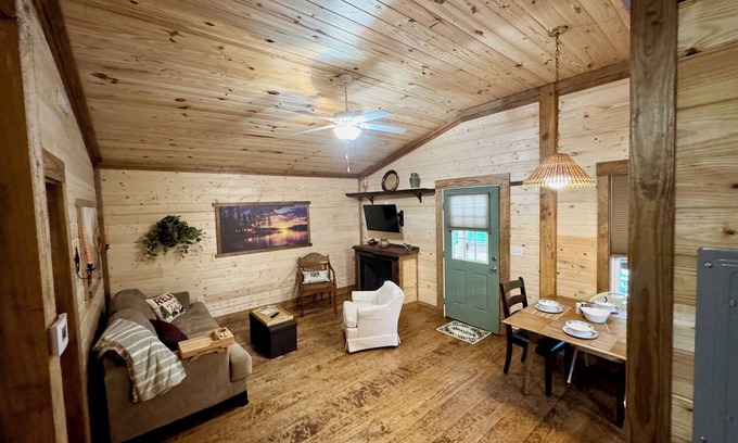 Pickens Cabin | Charming 2-bedroom cabin in beautiful mountains of Pickens, SC.