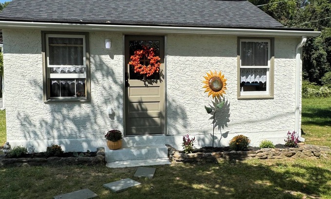 Thurmont Cottage | Charming 2-bedroom cottage near Mount Saint Mary’s College in Thurmont