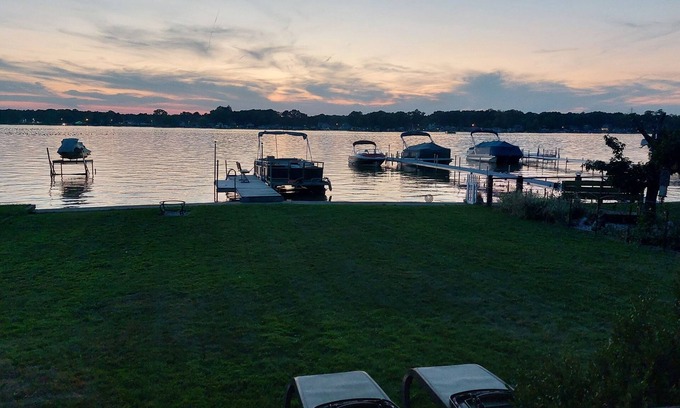 Simonton Lake Cottage | Charming 2-bedroom cottage "on Simonton Lake" in delightful Elkhart with WiFi