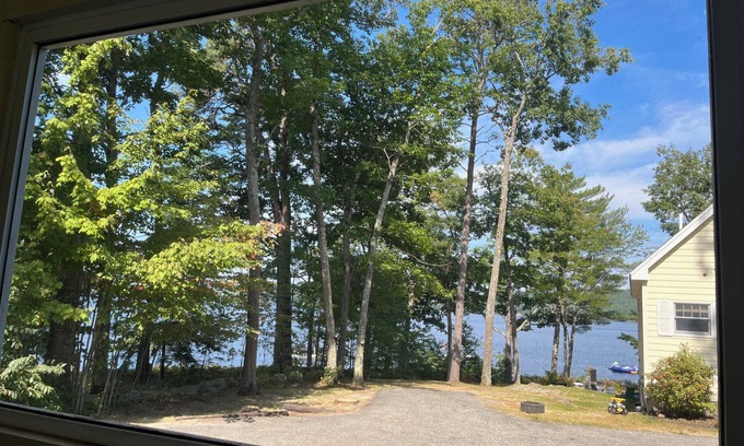 Naples Cottage | Charming 2-bedroom cottage on Long Lake in Naples ME