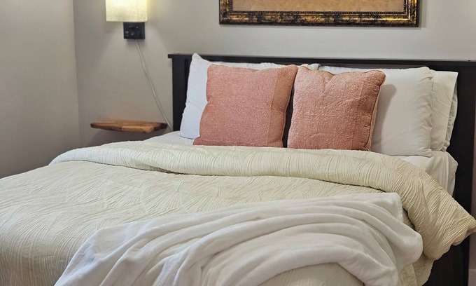 Kyle Cottage | Charming 2-bedroom cottage with AC, WiFi in welcoming Kyle