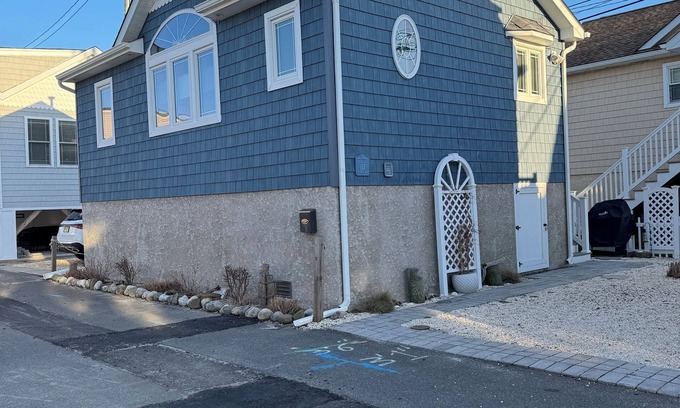 Ocean Beach III House | Charming 2-bedroom house in welcoming Lavallette with WiFi, AC