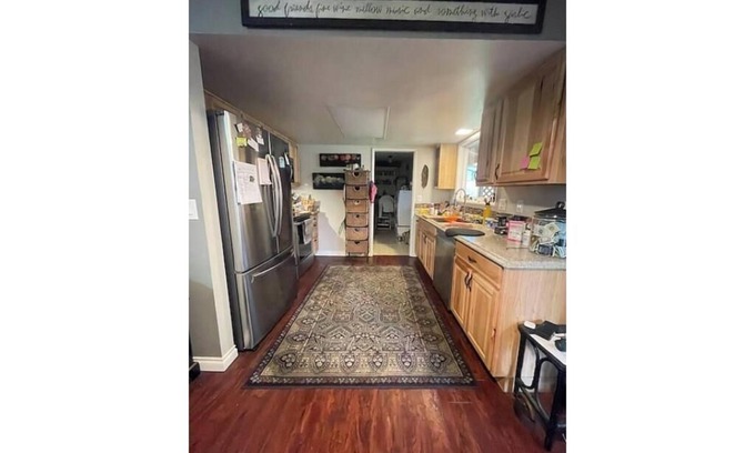 Chenoweth House | Charming 2-bedroom house with a view, attached garage and all the amenities.