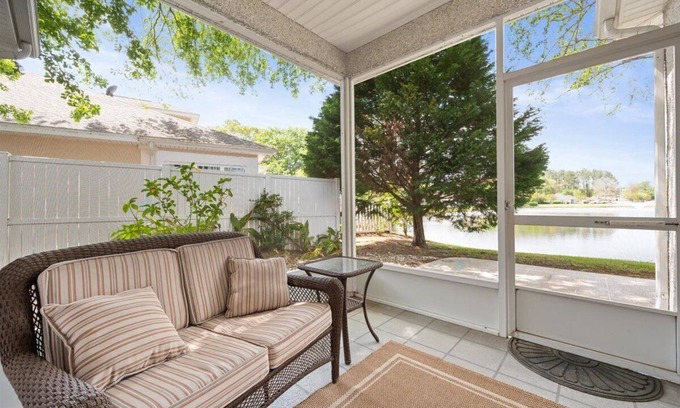 Brunswick House | Charming 2-bedroom house on a Pond with Wildlife