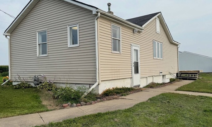 Iowa City House | Charming 2-bedroom house Just minutes from Town Pets Welcome