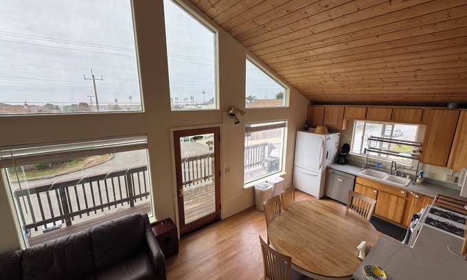 Morro Bay House | Charming 2-bedroom house in tranquil Morro Bay with Ocean View