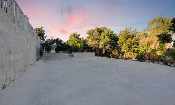 South San Gabriel House | Charming 2-bedroom house with WiFi and AC in Rosemead