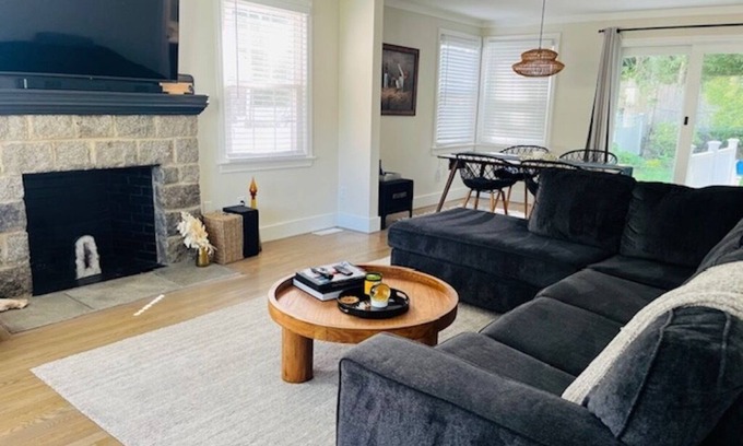 Westport House | Charming 2-Bedroom House 1 Mile To The Beach,Deck, Wifi & Game Room