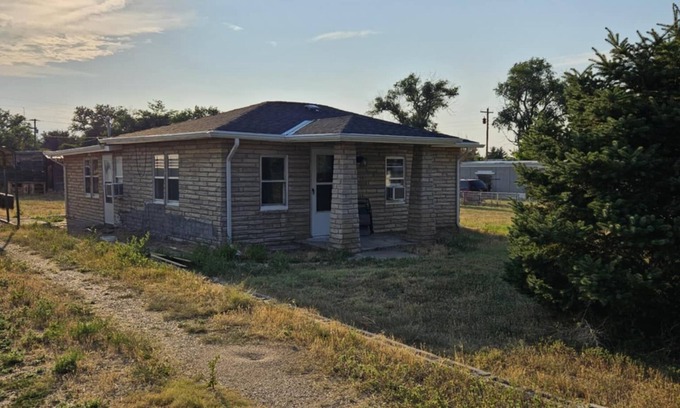 Haigler House | Charming 2-bedroom house with WiFi, AC in delightful Haigler
