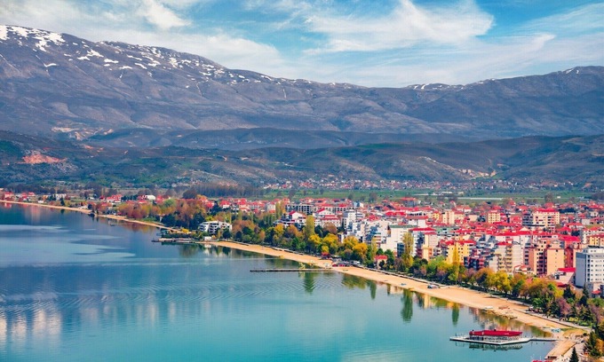 Pogradec House | Charming 2-bedroom lake house with WiFi and AC in enchanting Pogradec, Albania