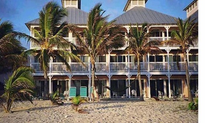 Colliers Bay House | Charming 2-bedroom ocean front townhome