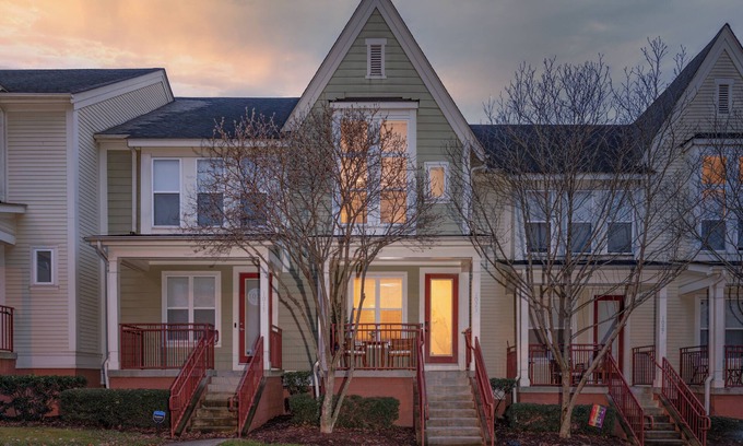 Third Ward House | Charming 2-bedroom townhome In the Heart of all that Charlotte has to offer.