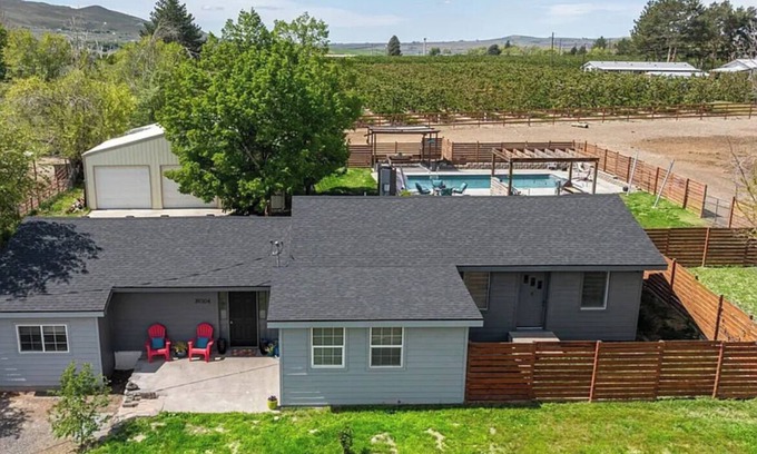 Benton City Other | Charming 2-bedroom farmhouse in wine country, Benton City with AC