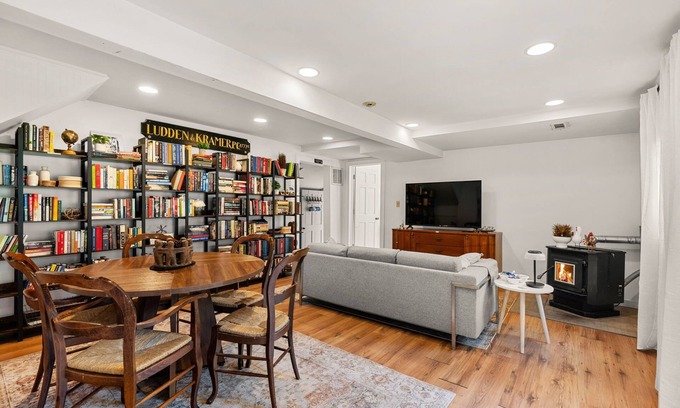 Bloomington Other | Charming 2-bedroom farmhouse with WiFi and AC in fabulous Bloomington