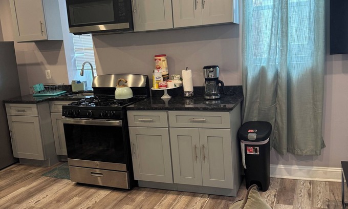 West Philadelphia Apartment | Charming 2-bedroom apartment with WiFi, AC in delightful Philadelphia