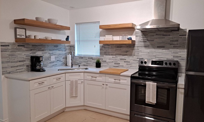North San Antonio - SAT Apartment | Charming 2-Bedroom/1bath near Airport