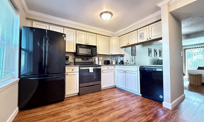 Nottingham House | Charming 2-bedroom townhome with WiFi, AC in peaceful White Marsh