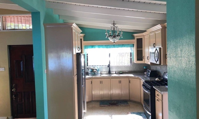 Villa House | Charming 2-bedroom house in tranquil Upper Villa with AC