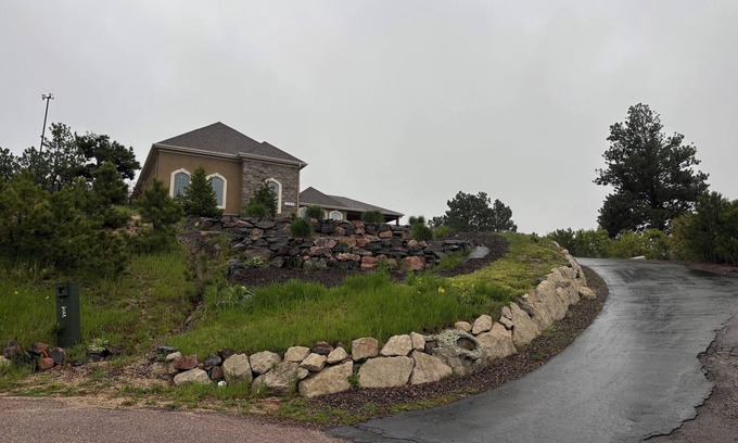 Woodmoor Apartment | Charming 2-bedroom with King Size Beds; WIFI, Private Patio with table and grill