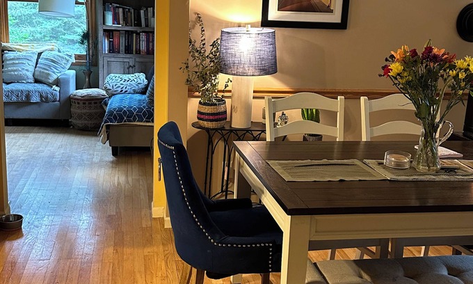Etna House | Charming 2-bedrooms with full bath - WiFi, AC in lovely Forest getaway