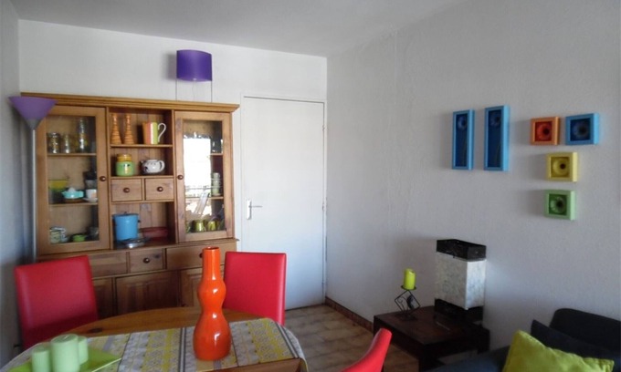 Le Port Apartment | Charming 2-Room Apartment Near Beach with Private Parking